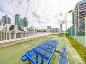 600 Parkview Dr 1114, Hallandale Beach FL 33009