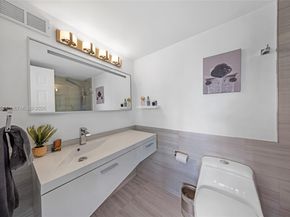 600 Parkview Dr 1114, Hallandale Beach FL 33009