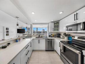 600 Parkview Dr 1114, Hallandale Beach FL 33009