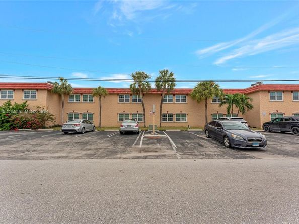 221 SE 9th Ave 211, Pompano Beach FL 33060