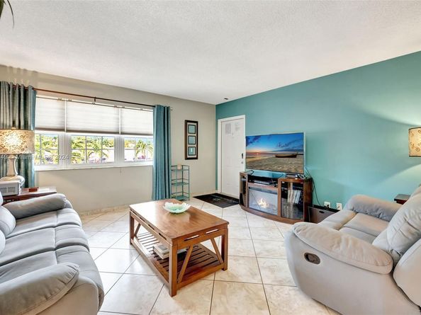 221 SE 9th Ave 211, Pompano Beach FL 33060
