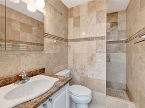 221 SE 9th Ave 211, Pompano Beach FL 33060