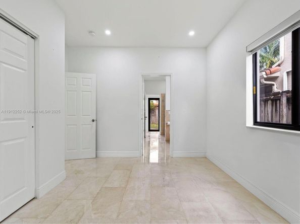 15871 SW 141st St, Miami FL 33196