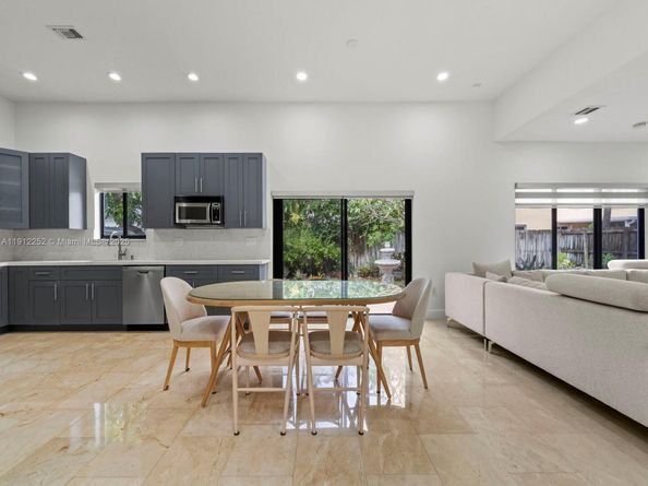 15871 SW 141st St, Miami FL 33196