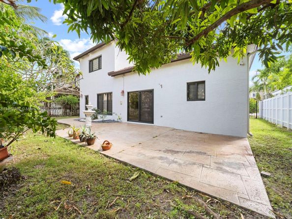 15871 SW 141st St, Miami FL 33196