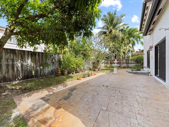 15871 SW 141st St, Miami FL 33196