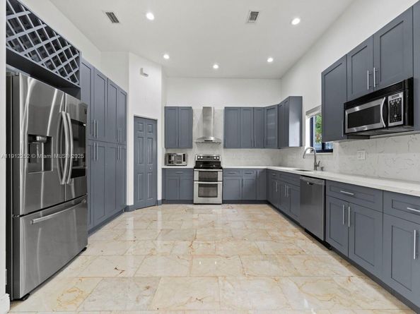 15871 SW 141st St, Miami FL 33196