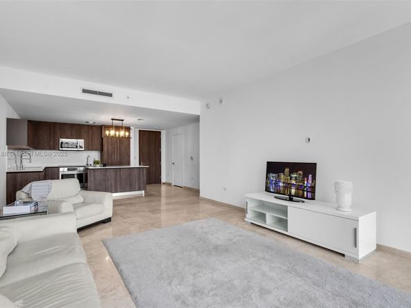 68 SE 6th St 2410, Miami FL 33131