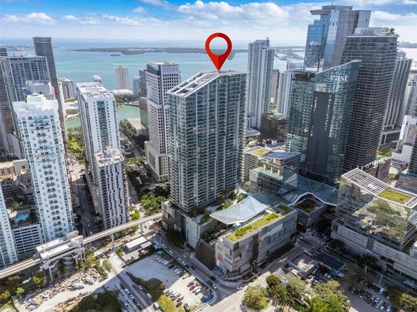 68 SE 6th St 2410, Miami FL 33131