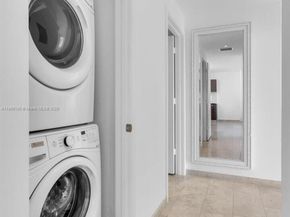 68 SE 6th St 2410, Miami FL 33131