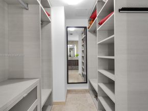 68 SE 6th St 2410, Miami FL 33131