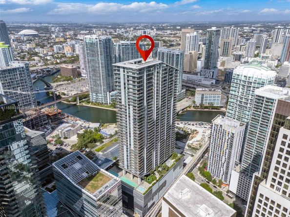 68 SE 6th St 2410, Miami FL 33131