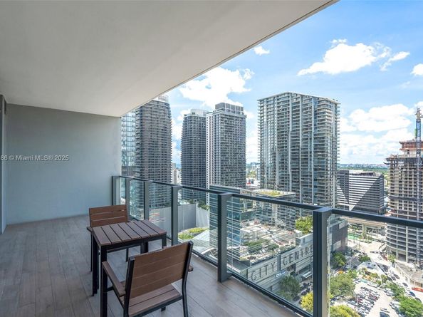 68 SE 6th St 2410, Miami FL 33131