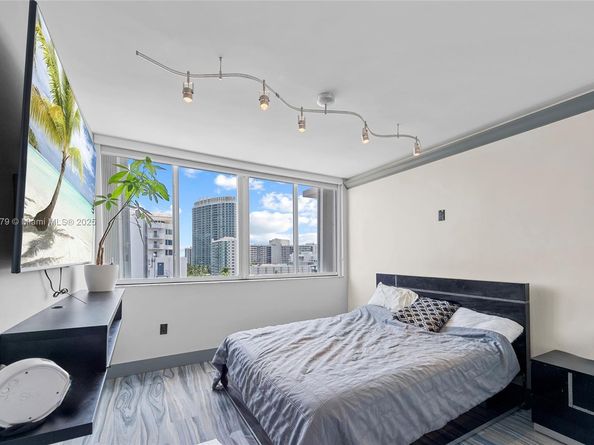 1345 Lincoln Rd 1105, Miami Beach FL 33139