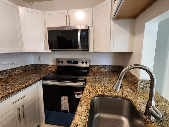 10031 Winding Lake Rd 201, Sunrise FL 33351