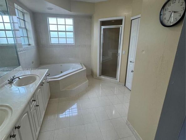 6742 SW 157th Ct, Miami FL 33193