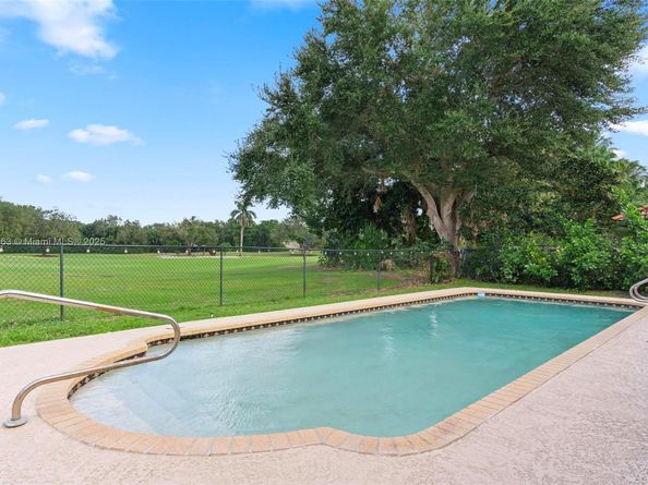 140 Torchwood Ave, Plantation FL 33324