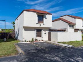 10133 NW 5th Ter 36, Miami FL 33172