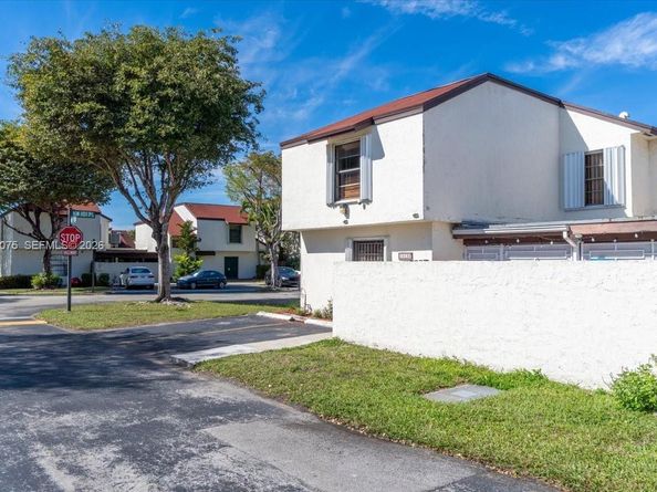 10133 NW 5th Ter 36, Miami FL 33172