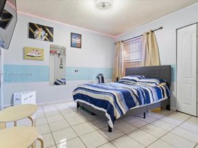 10133 NW 5th Ter 36, Miami FL 33172