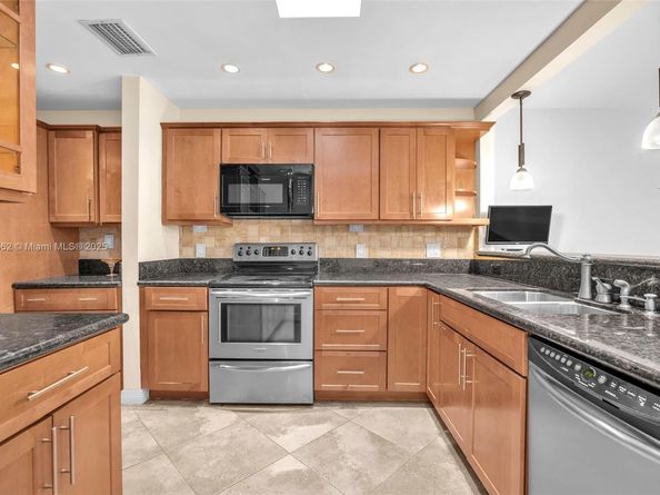 201 Dunwoody Ln 1787, Hollywood FL 33021