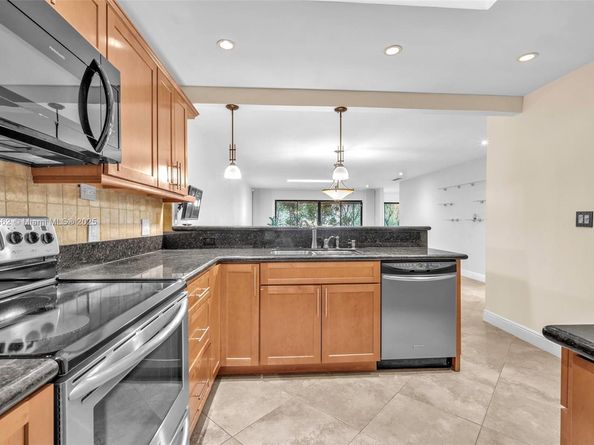 201 Dunwoody Ln 1787, Hollywood FL 33021
