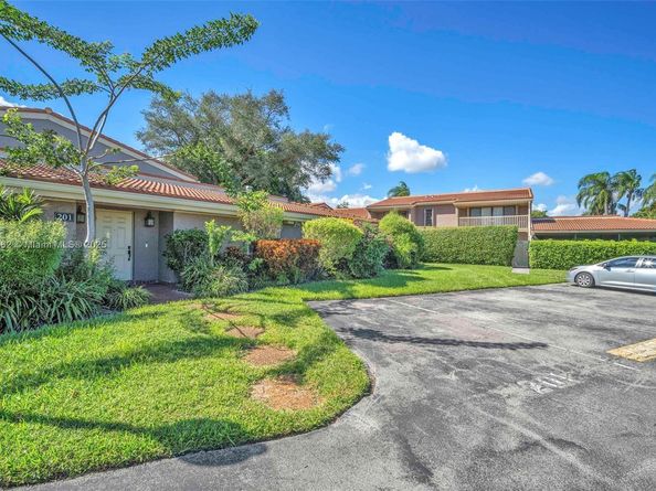 201 Dunwoody Ln 1787, Hollywood FL 33021