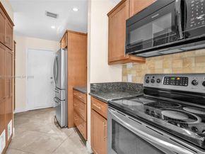 201 Dunwoody Ln 1787, Hollywood FL 33021