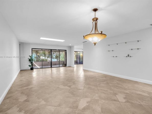 201 Dunwoody Ln 1787, Hollywood FL 33021