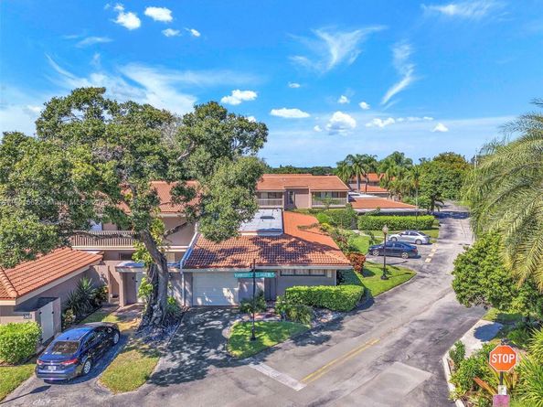 201 Dunwoody Ln 1787, Hollywood FL 33021