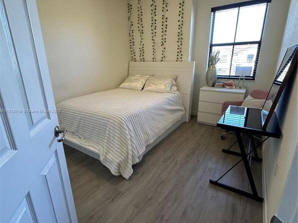 11472 SW 252nd Ter, Homestead FL 33032