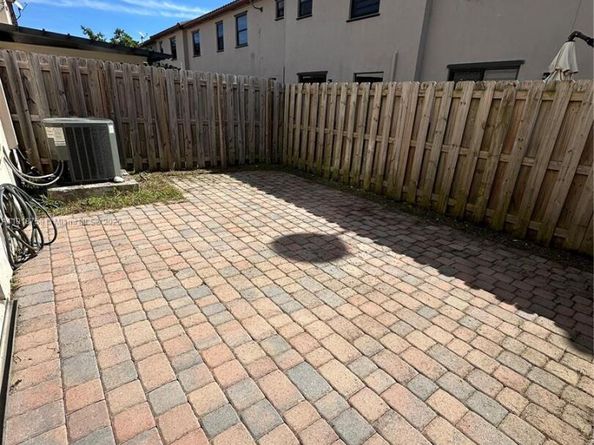 11472 SW 252nd Ter, Homestead FL 33032