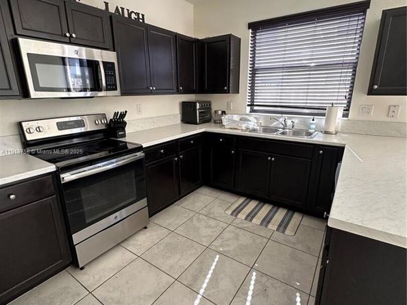 11472 SW 252nd Ter, Homestead FL 33032