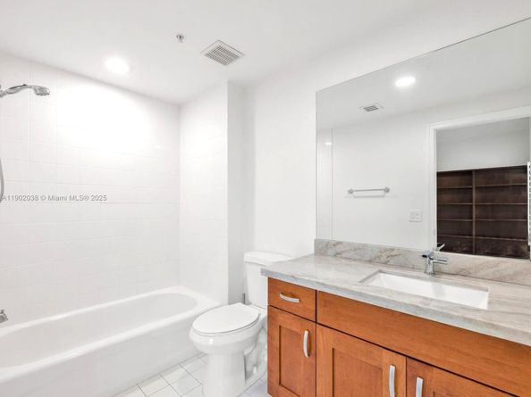 20 Calabria Ave 505, Coral Gables FL 33134