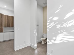 871 NE 83rd St, Miami FL 33138