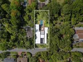 871 NE 83rd St, Miami FL 33138