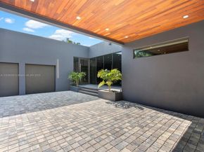 871 NE 83rd St, Miami FL 33138