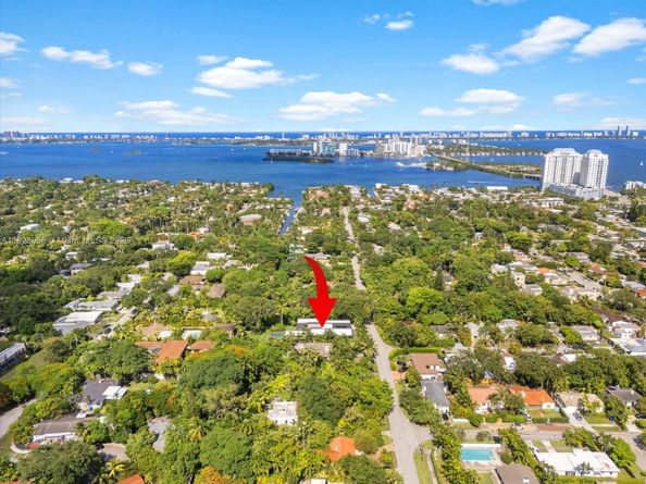 871 NE 83rd St, Miami FL 33138