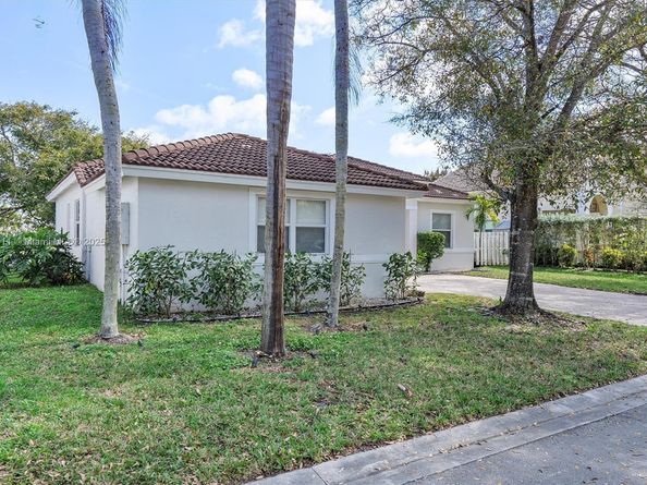 5312 SW 34th Way, Hollywood FL 33312