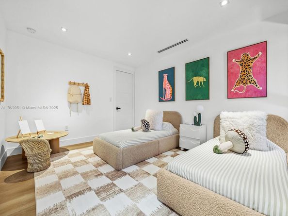 7910 Los Pinos Cir, Coral Gables FL 33143