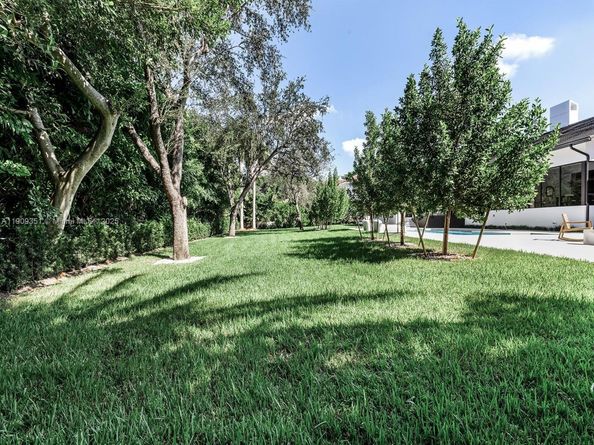 7910 Los Pinos Cir, Coral Gables FL 33143