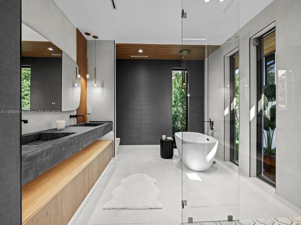 7910 Los Pinos Cir, Coral Gables FL 33143