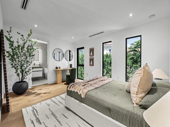 7910 Los Pinos Cir, Coral Gables FL 33143