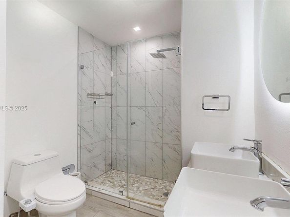 8212 NW 8th Pl 2, Plantation FL 33324