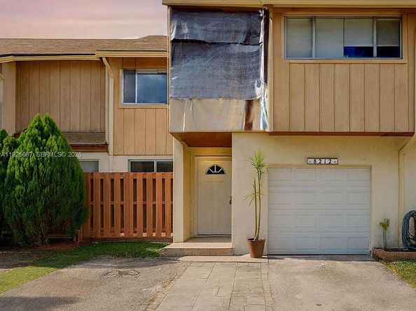 8212 NW 8th Pl 2, Plantation FL 33324