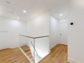 8212 NW 8th Pl 2, Plantation FL 33324