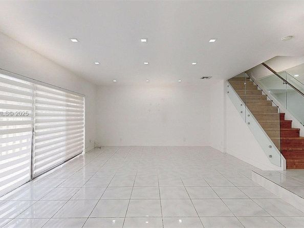 8212 NW 8th Pl 2, Plantation FL 33324