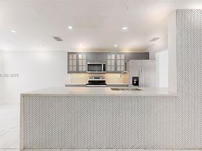 8212 NW 8th Pl 2, Plantation FL 33324