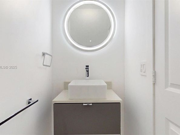 8212 NW 8th Pl 2, Plantation FL 33324