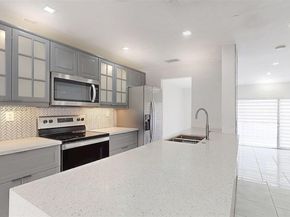 8212 NW 8th Pl 2, Plantation FL 33324